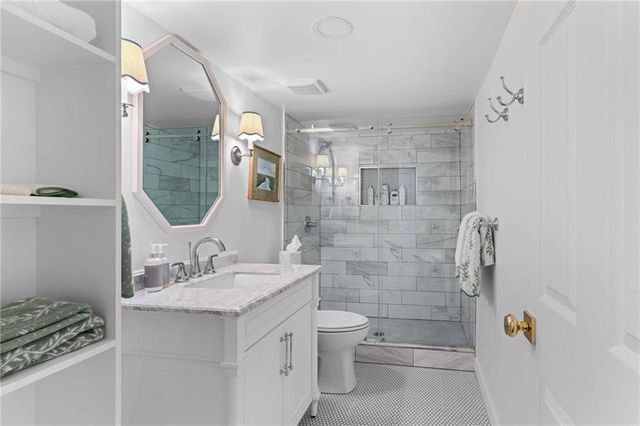 1556 Walthall Court NW, Atlanta, GA 30318