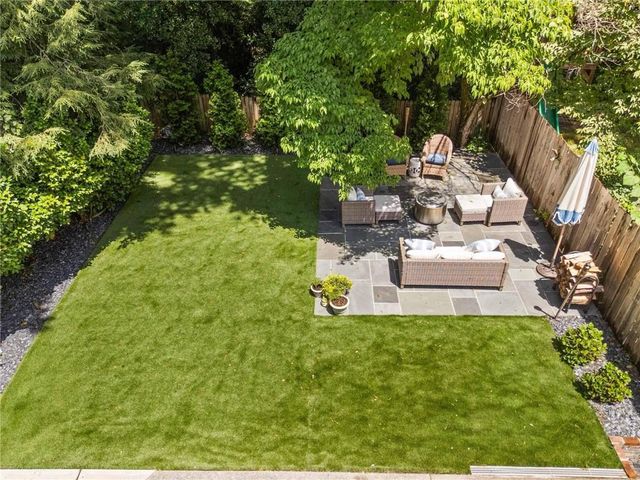 1556 Walthall Court NW, Atlanta, GA 30318