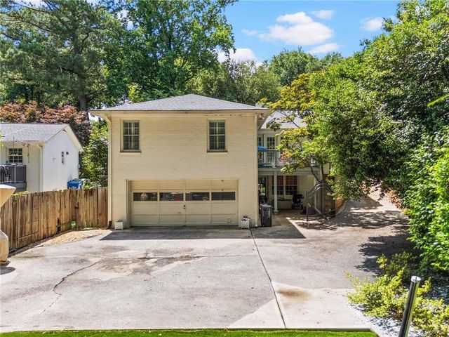 1556 Walthall Court NW, Atlanta, GA 30318