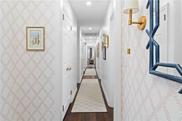 1556 Walthall Court NW, Atlanta, GA 30318