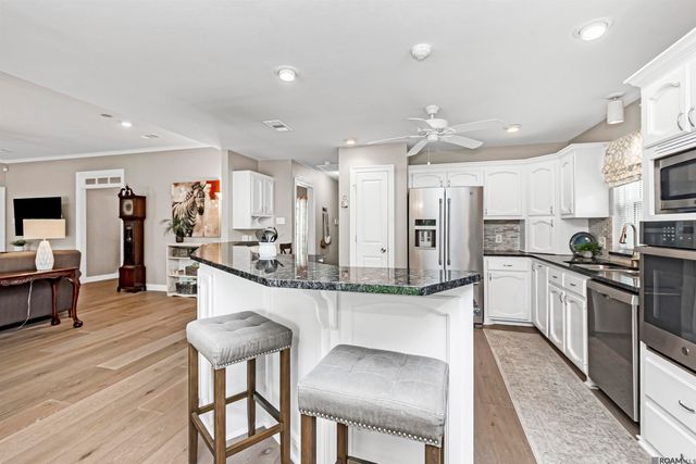 15246 Woodmoss Dr, Baton Rouge, LA 70816