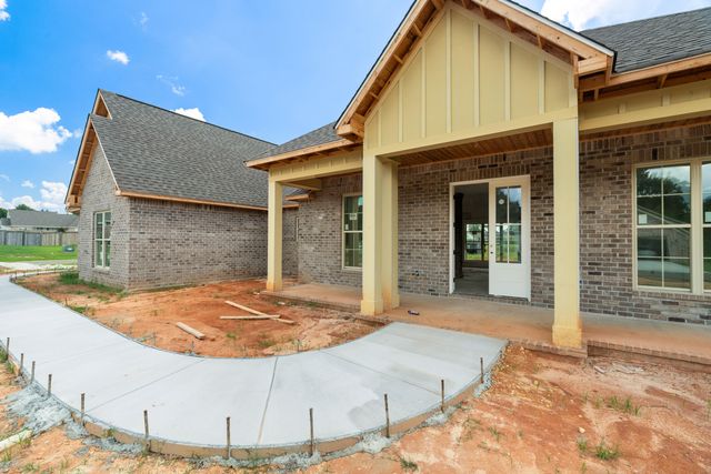 101 Micawber Loop, Hattiesburg, MS 39402