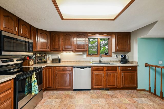 3485 Royal Avenue, Marion, IA 52302