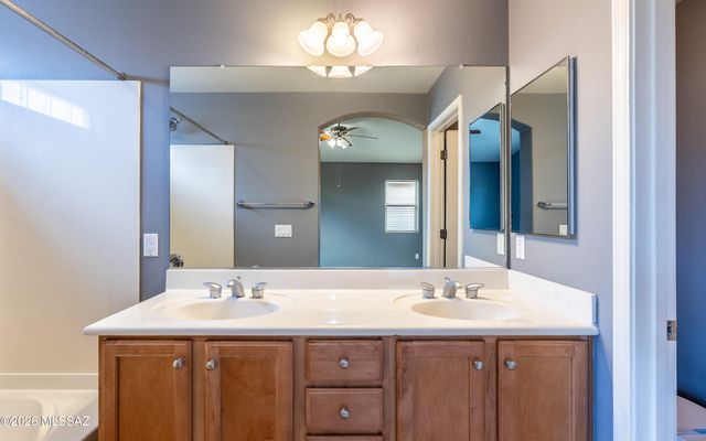 10571 E Carolina Willow Lane, Tucson, AZ 85747