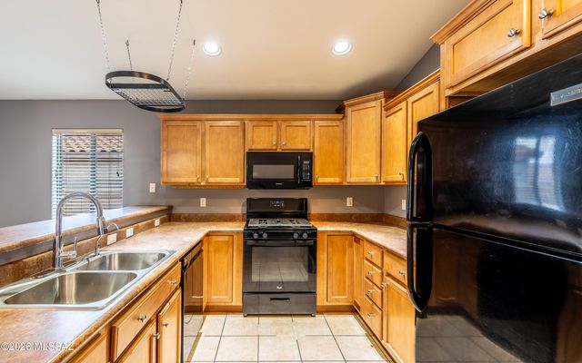 10571 E Carolina Willow Lane, Tucson, AZ 85747