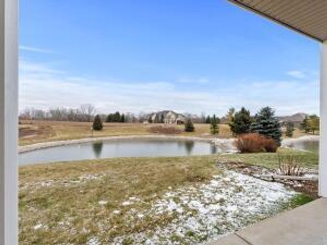 1936 Ravenswood LANE, Manitowoc, WI 54220