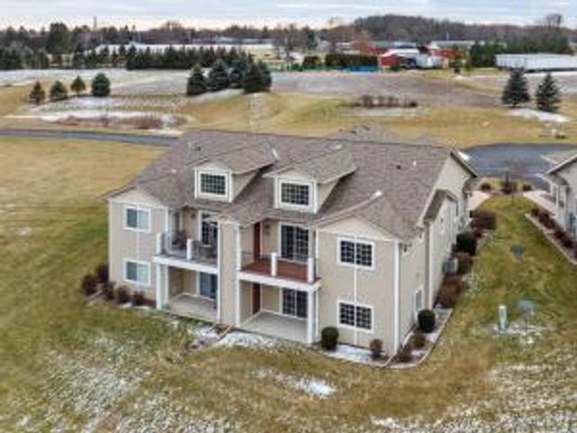 1936 Ravenswood LANE, Manitowoc, WI 54220