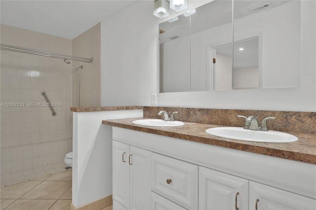 4102 N 51st Avenue 11, Hollywood, FL 33021
