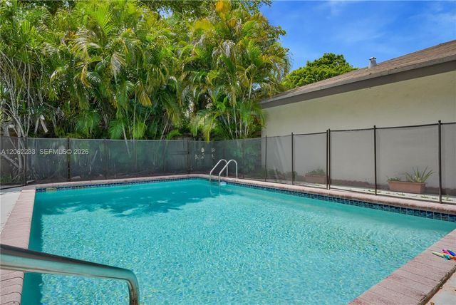 4102 N 51st Avenue 11, Hollywood, FL 33021