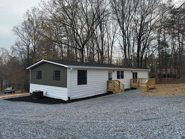 137 Ridgeview Lane, Madison Heights, VA 24572