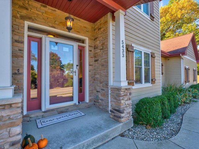 5433 Lacy Road, Fitchburg, WI 53711