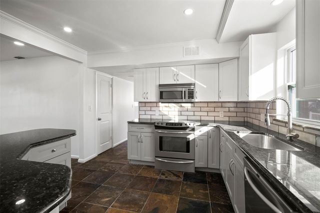 1416 83RD AVENUE N, St Petersburg, FL 33701