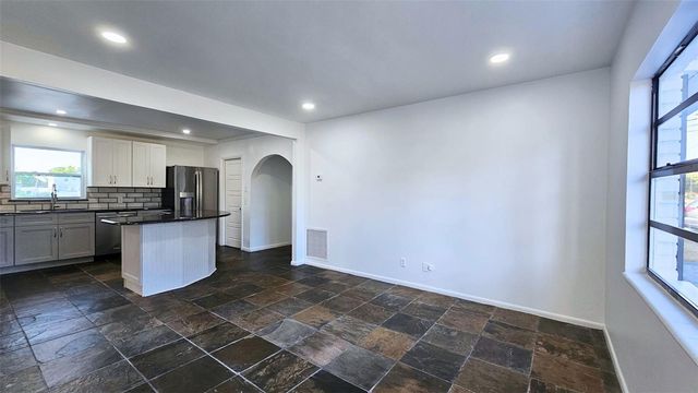 1416 83RD AVENUE N, St Petersburg, FL 33701