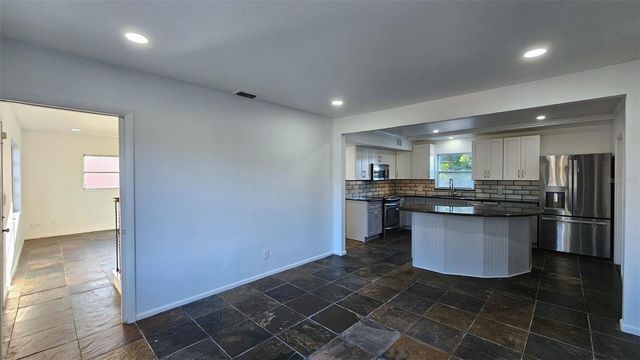 1416 83RD AVENUE N, St Petersburg, FL 33701