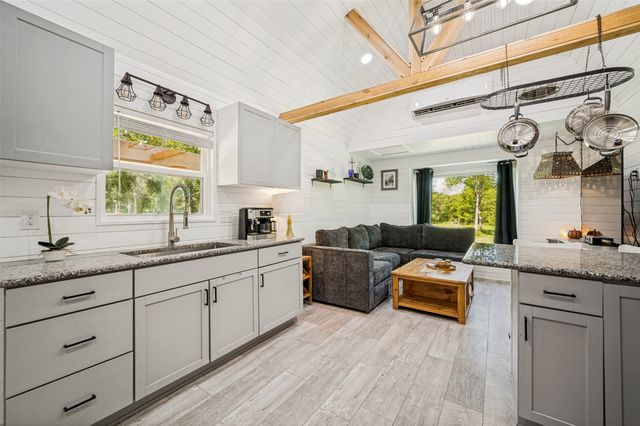 555 Yowell Hill Road, Tom Bean, TX 75491