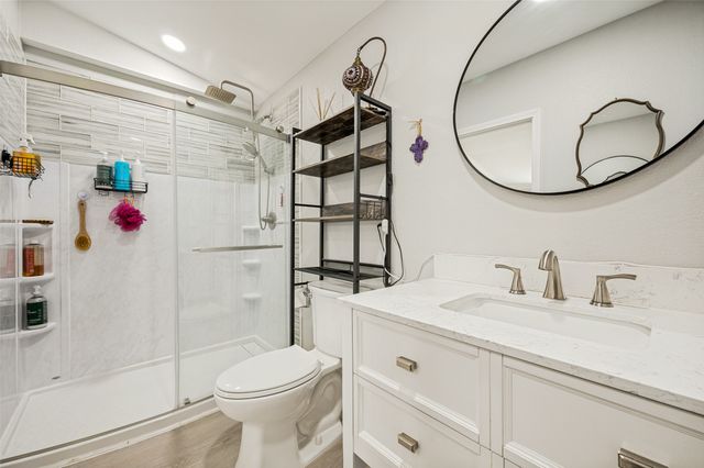 555 Yowell Hill Road, Tom Bean, TX 75491