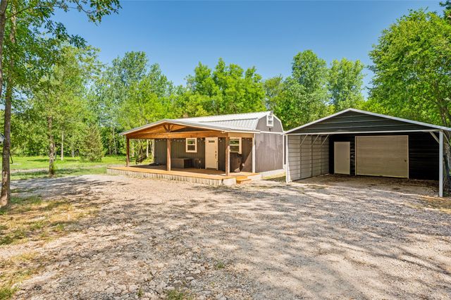 555 Yowell Hill Road, Tom Bean, TX 75491