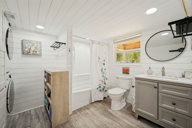 555 Yowell Hill Road, Tom Bean, TX 75491