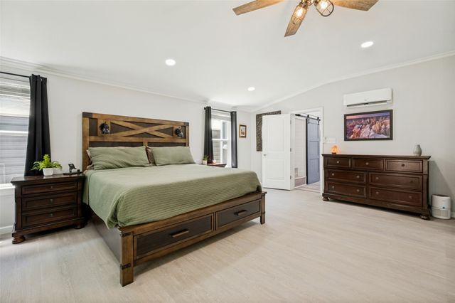 555 Yowell Hill Road, Tom Bean, TX 75491