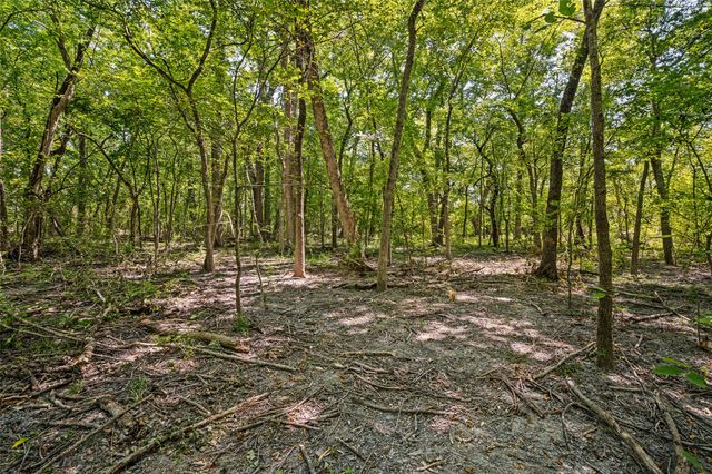 555 Yowell Hill Road, Tom Bean, TX 75491