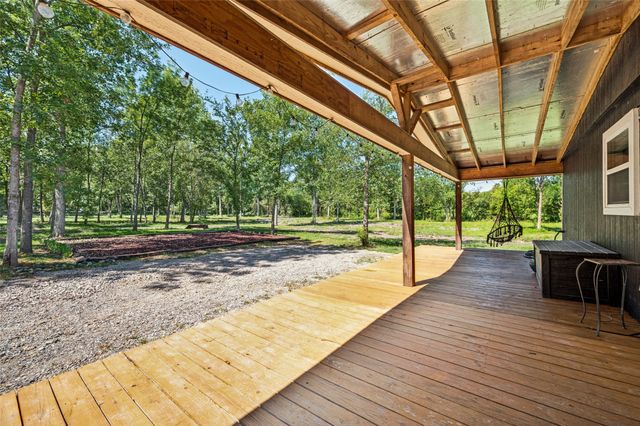 555 Yowell Hill Road, Tom Bean, TX 75491