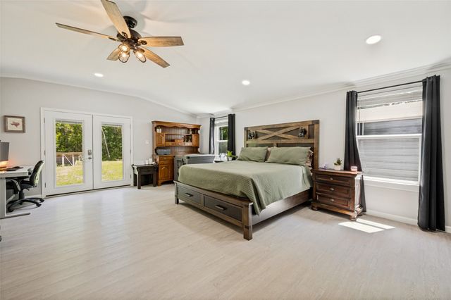 555 Yowell Hill Road, Tom Bean, TX 75491