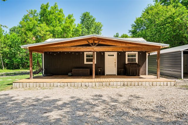 555 Yowell Hill Road, Tom Bean, TX 75491