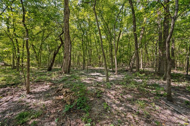 555 Yowell Hill Road, Tom Bean, TX 75491