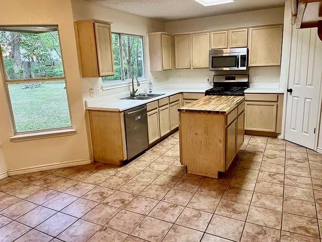 2009 Mimosa CV, Round Rock, TX 78664