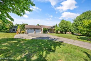1008 Parkbrook Drive, Friendsville, TN 37737