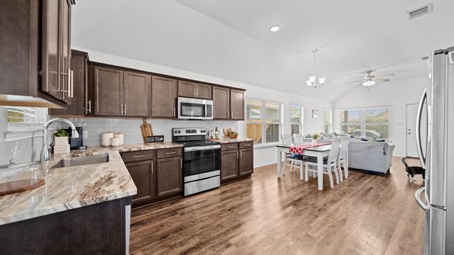 117 Dove Court, Navasota, TX 77868