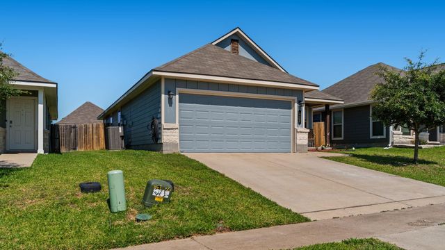 117 Dove Court, Navasota, TX 77868