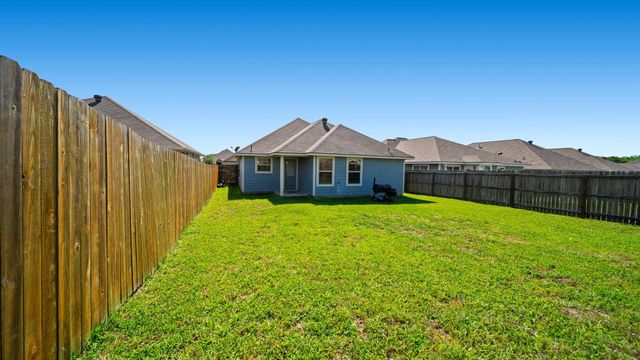 117 Dove Court, Navasota, TX 77868