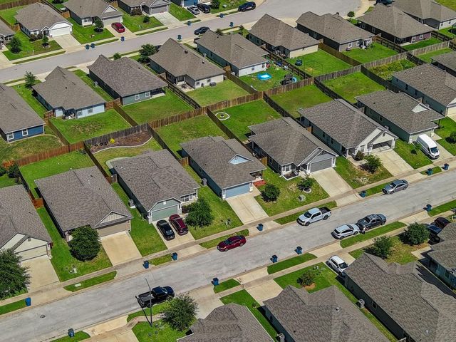 117 Dove Court, Navasota, TX 77868
