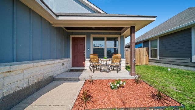 117 Dove Court, Navasota, TX 77868