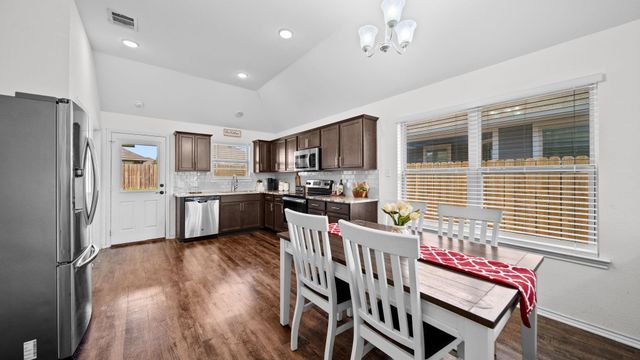 117 Dove Court, Navasota, TX 77868
