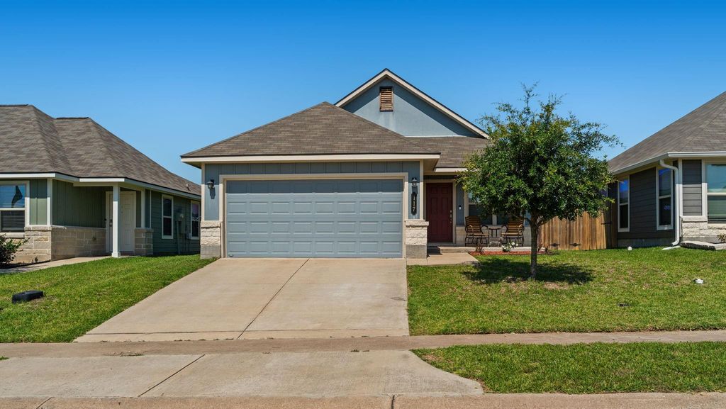 117 Dove Court, Navasota, TX 77868