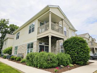 N16W26401 Meadowgrass CIRCLE #B, Pewaukee, WI 53072