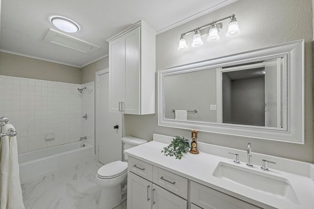 6004 Shadow Valley CV B, Austin, TX 78731