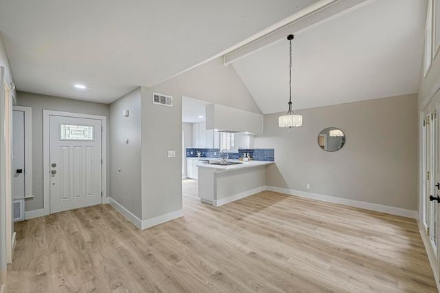 6004 Shadow Valley CV B, Austin, TX 78731