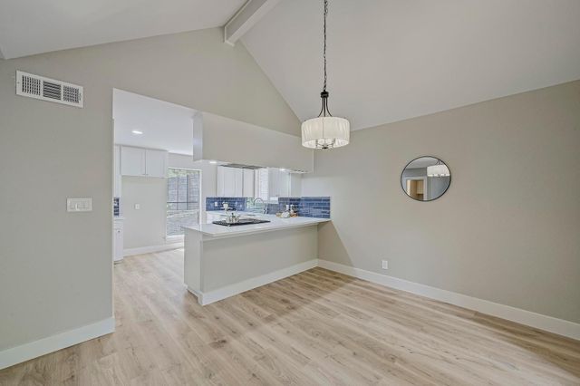 6004 Shadow Valley CV B, Austin, TX 78731