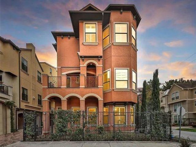 910 Snover Street A, Houston, TX 77007