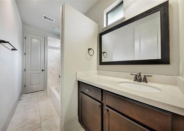 910 Snover Street A, Houston, TX 77007