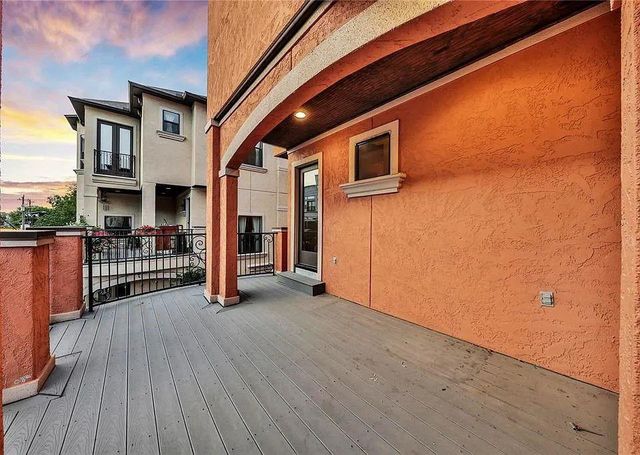 910 Snover Street A, Houston, TX 77007