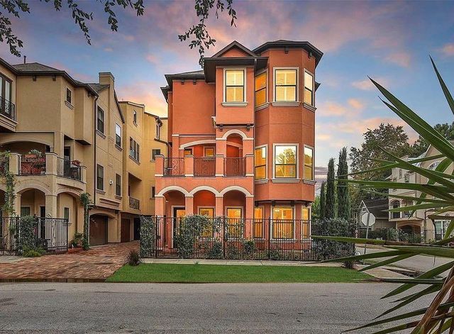 910 Snover Street A, Houston, TX 77007