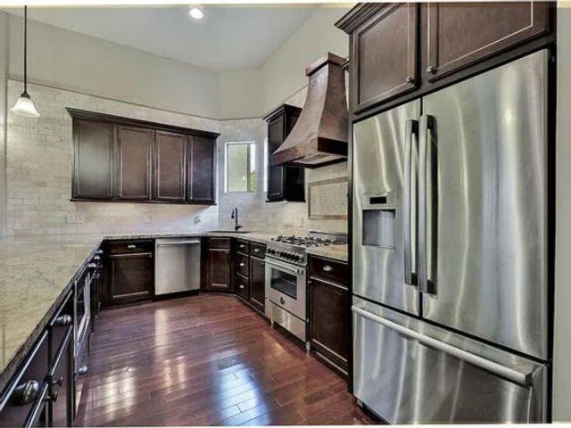 910 Snover Street A, Houston, TX 77007