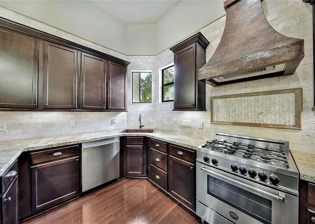 910 Snover Street A, Houston, TX 77007