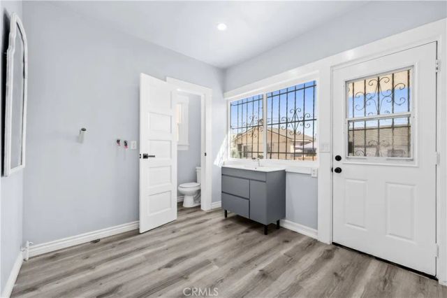 136 W 43rd Place, Los Angeles, CA 90037