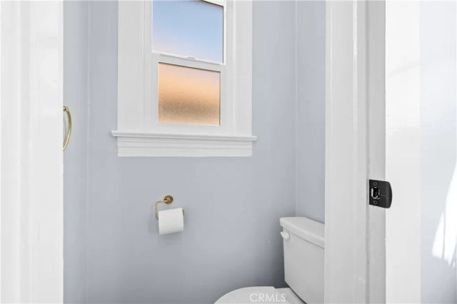 136 W 43rd Place, Los Angeles, CA 90037