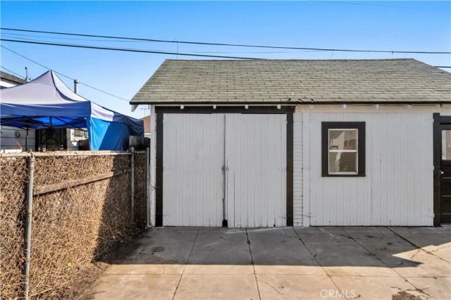 136 W 43rd Place, Los Angeles, CA 90037